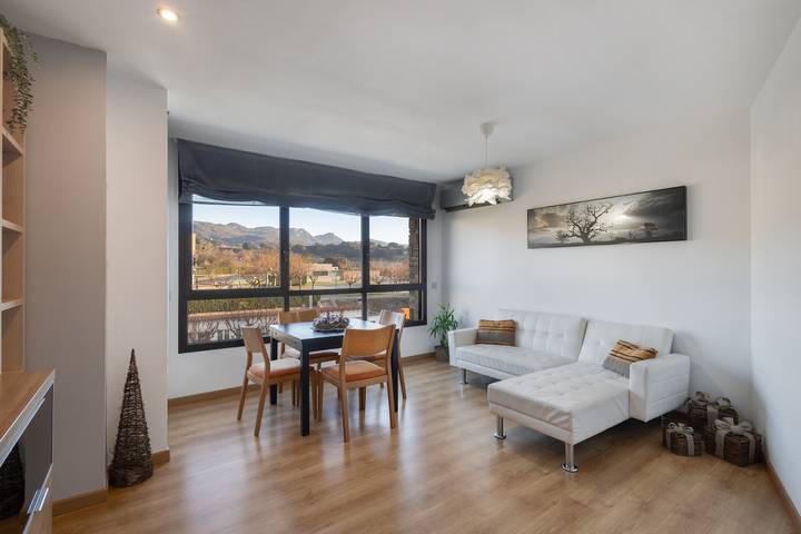 Appartamento intero, Appartamento 'Niu Turístic Olvan' con vista montagna, balcone e aria condizionata in Olvan, Comarques centrals