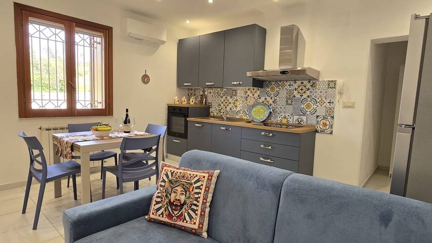 Appartamento vacanze per 3 persone, con balcone e panorama nonché giardino - 1