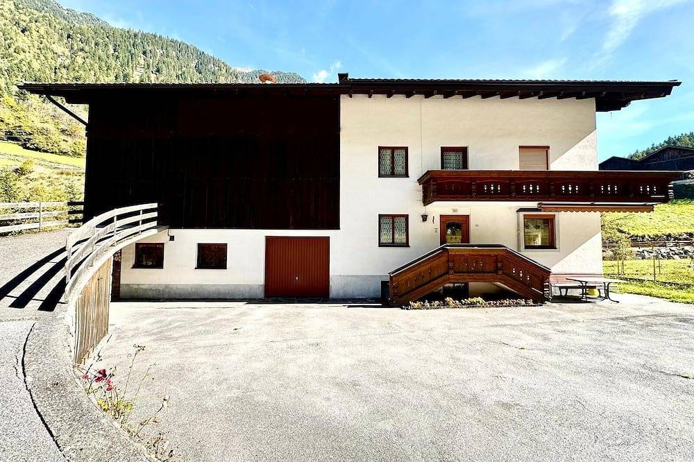 Ganze Wohnung, Gemütliches 6-Personen-Ferienapartment im Pitztal, ruhig und naturnah in Jerzens, Bezirk Imst
