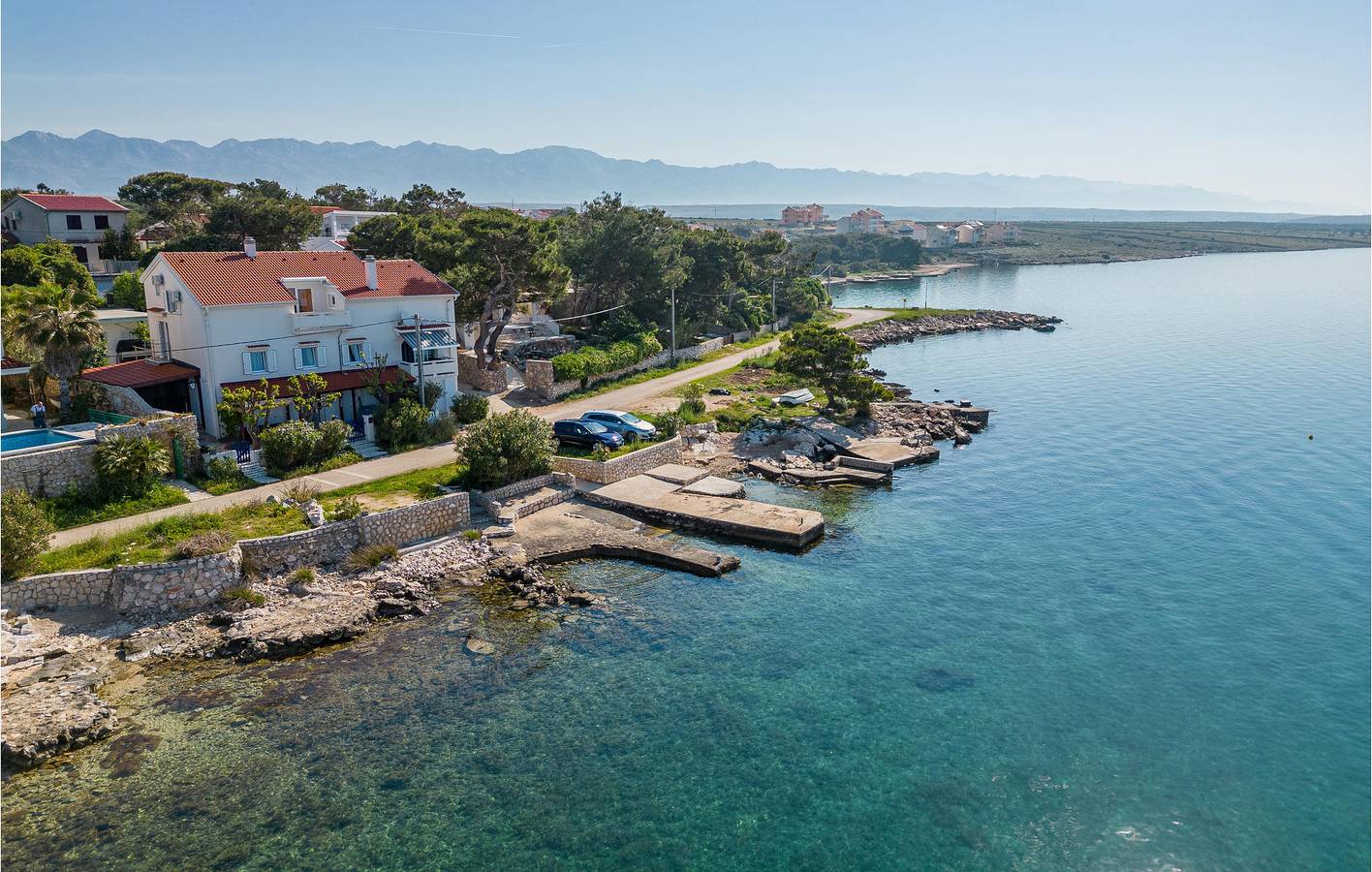 Ganze Ferienwohnung, Gemütliche Wohnung mit Terrasse, WLAN und Parkplatz, 100 m bis zur Küste in Pag Stadt, Pag