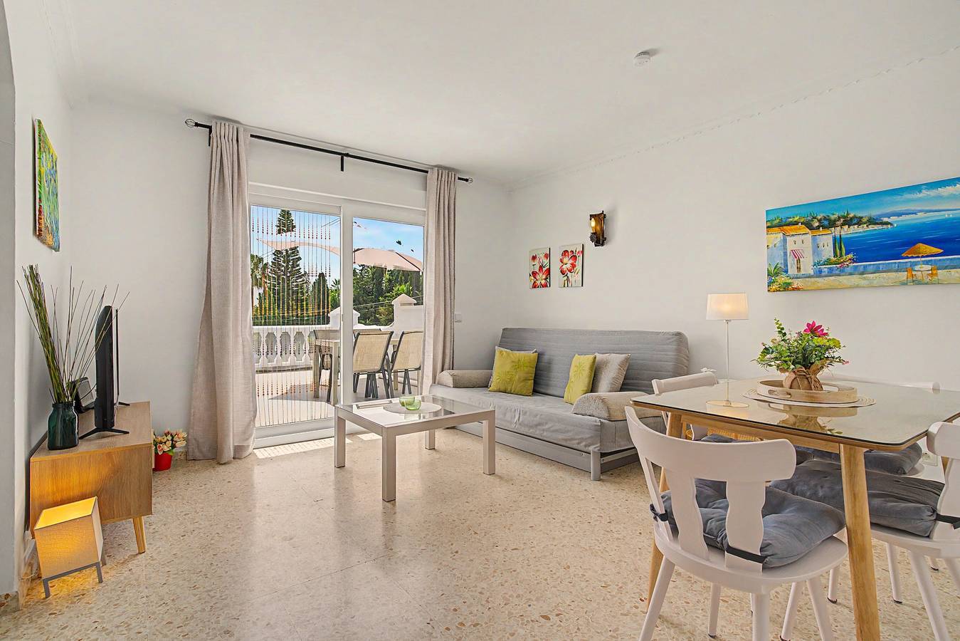 Ganze Wohnung, Apartment 'La Casita De Ana' mit Gemeinschaftspool, privater Terrasse und Wlan in Torrox Costa, Torrox