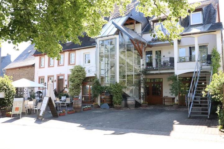 Ferienwohnung für 5 Personen, mit Garten und Ausblick, mit Haustier in Burgen (bei Bernkastel-Kues)