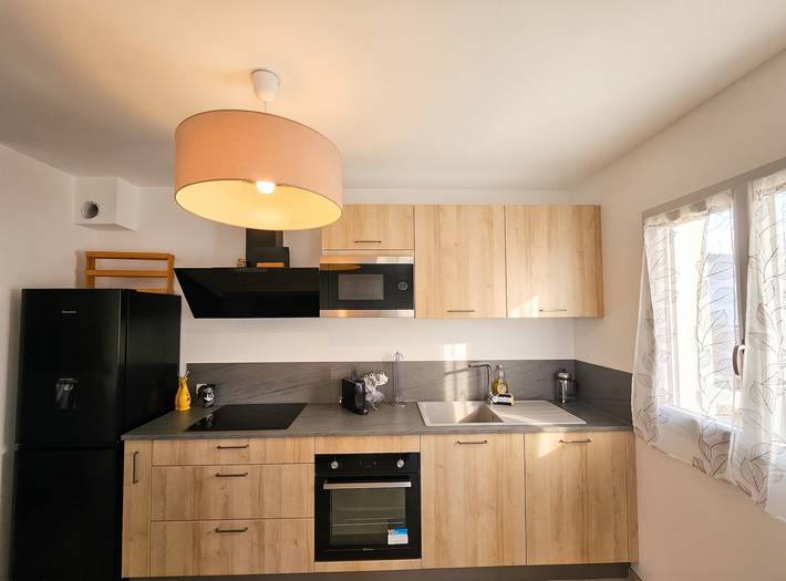 Ganze Wohnung, Modernes Apartment in Lucciana mit sonniger Terrasse. in Lucciana, Bastia und Umgebung