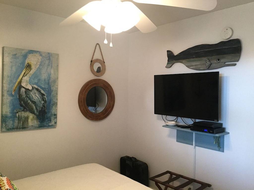 Ganze Wohnung, Schöne 2 Schlafzimmer und 2 Bäder direkt an der Bucht! Bootsbeleg inklusive! Schlaf 6! in Perdido Key, Escambia County