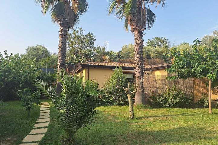 Casa vacanza per 3 persone, con terrazza e giardino - 1