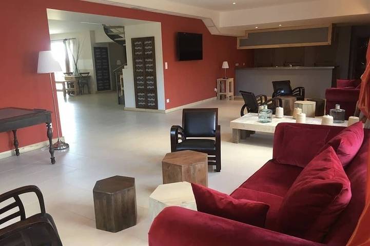 Gîte pour 16 personnes, avec jardin et jacuzzi à Vézénobres - 3