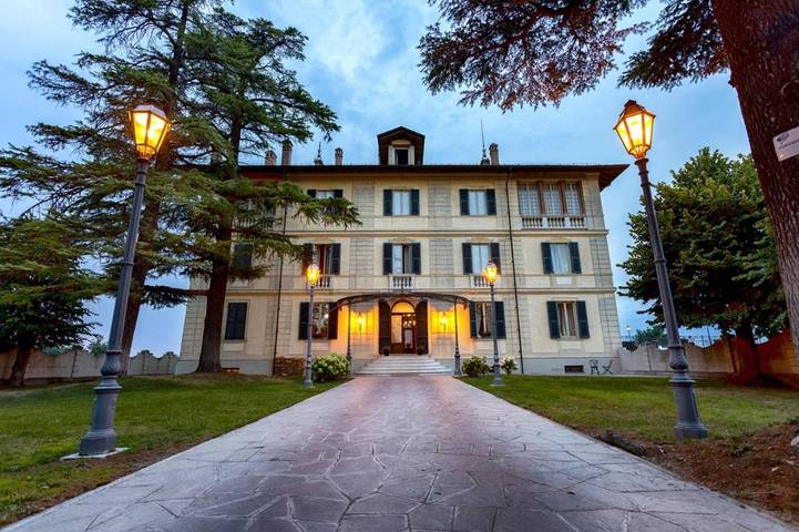 Hôtel pour 2 personnes, avec Terrasse ainsi que Jardin et Vue à Serravalle Scrivia
