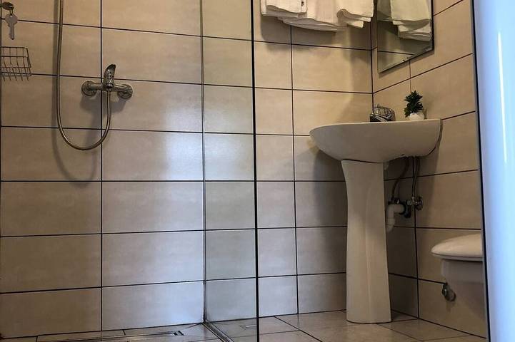 Bungalow für 4 Personen, mit Garten, mit Haustier in Montenegro - 3