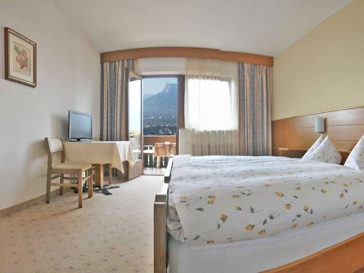 Ferienwohnung für 4 Personen, mit Ausblick und Garten im Dorf Tirol - 2