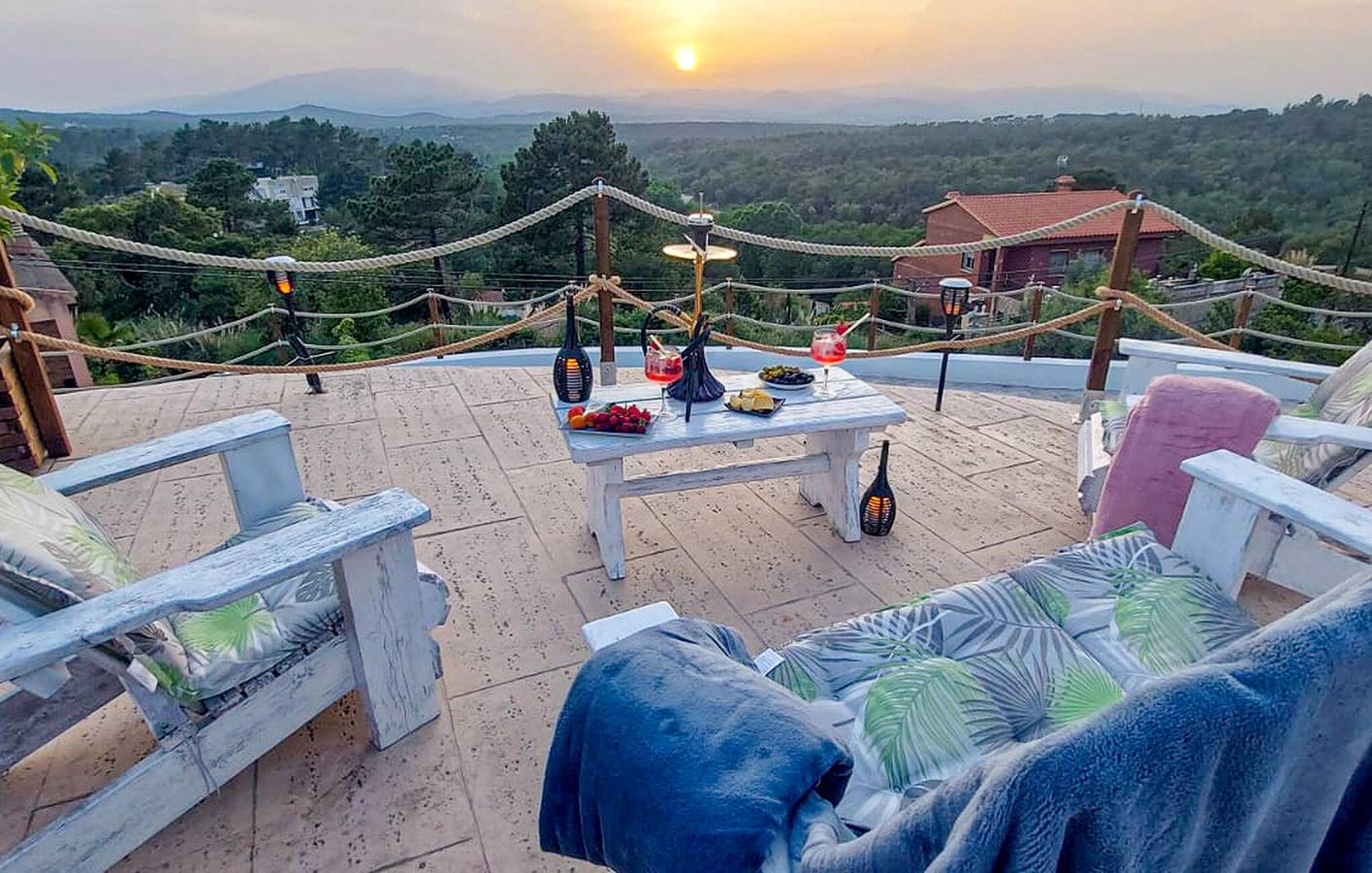 Ruime woning op 1,5 km van het strand: inclusief wifi, zwembad, parkeerplaats en airconditioning! in Central Lloret de Mar, Lloret de Mar