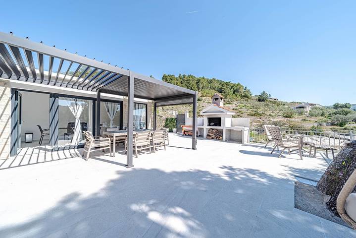 Schönes Ferienhaus am Meer Ema mit Terrasse in Vela Luka, Korcula