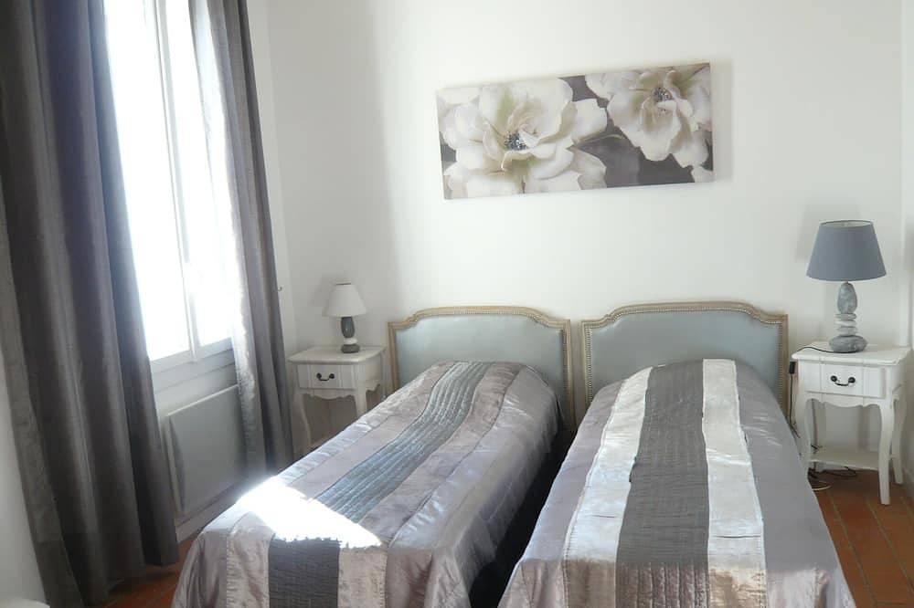 Belle Bastide plein sud avec jardin et piscine privés, beaucoup de charme in Saint-Gilles, Région de Nîmes