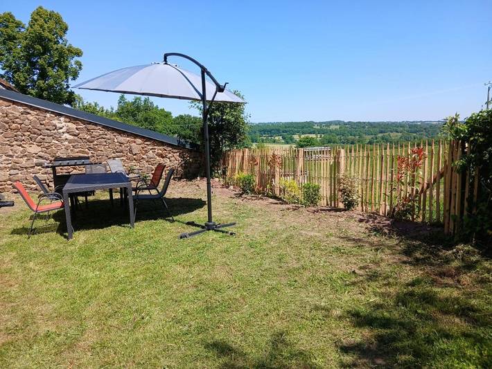 Location de vacances pour 6 personnes, avec jardin et vue, animaux acceptés à Marcillat-en-Combraille - 2