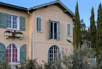 Cottage pour 6 personnes, avec bassin pour enfant ainsi que piscine et jardin, animaux acceptés à Belin-Béliet