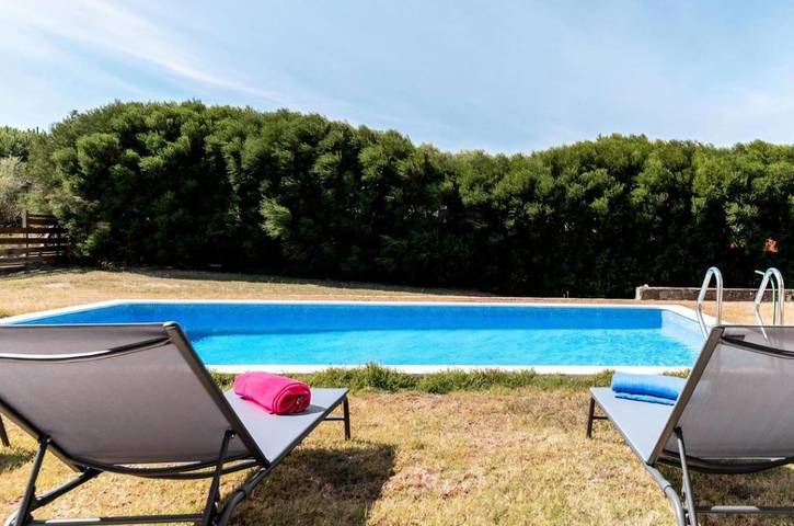 Ferienhaus für 14 Personen, mit Whirlpool und Garten sowie Pool und Ausblick