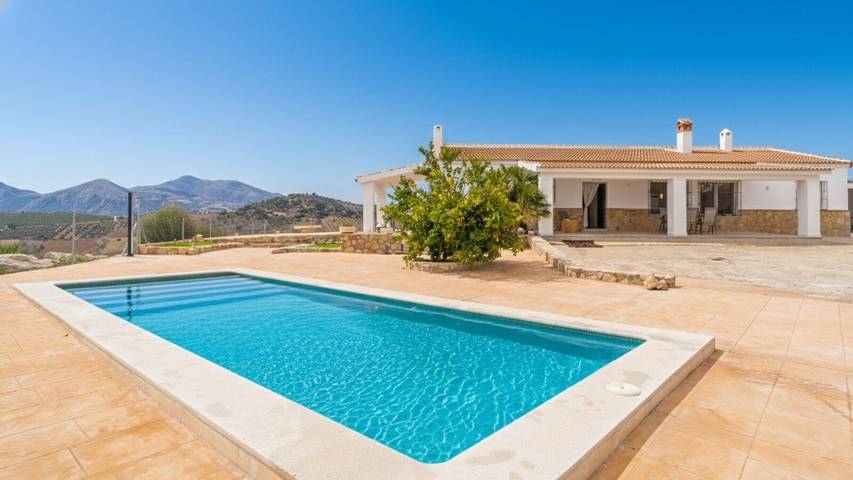 Chalet para 6 personas, con piscina y balcón/terraza en Antequera - 2