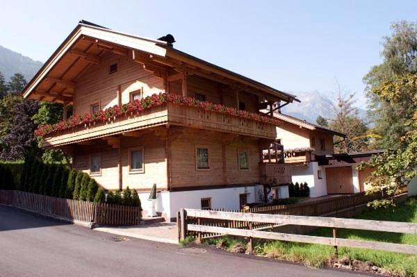 Geheel appartement, Chalet - Appartements Julitta in Mayrhofen, Zillertaler Alpen