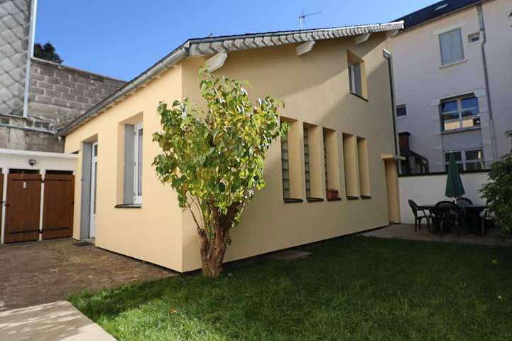 Gîte pour 4 personnes, avec terrasse dans Gare De La Bourboule