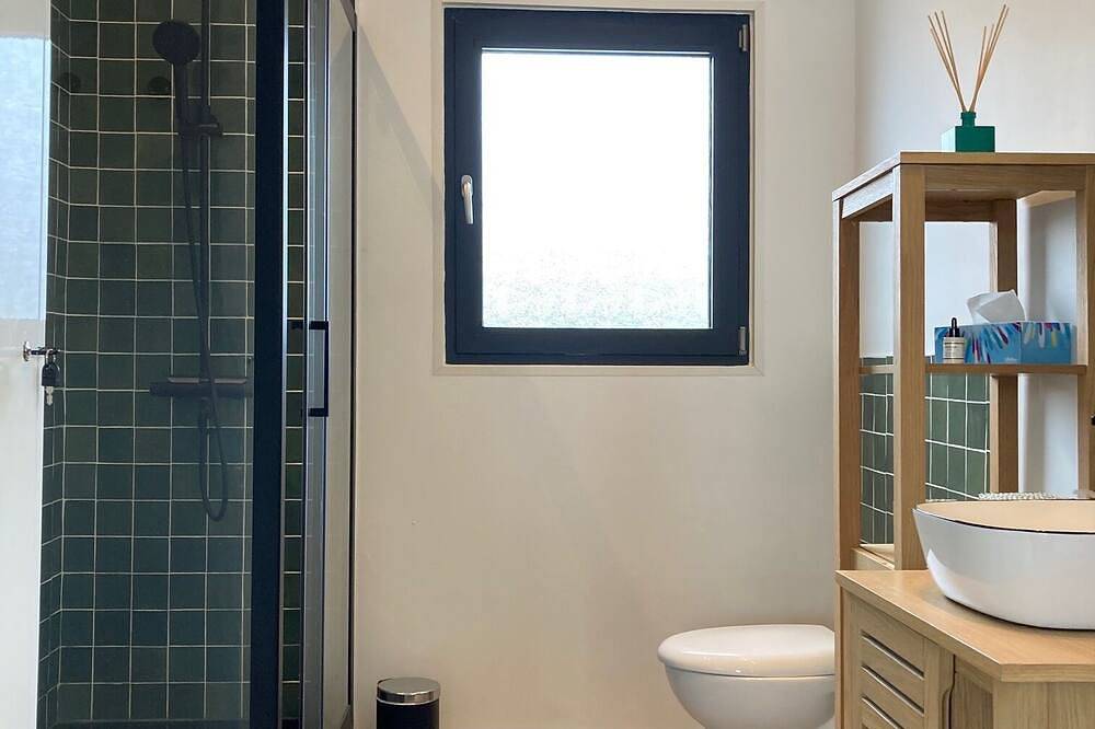 Seinehouse - Maison flottante (⚓Houseboat ⚓) - Séjour magique sur l'eau in Vaux-sur-Seine, Yvelines