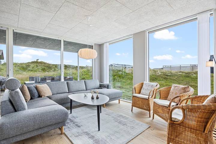 Helles, freundliches Ferienhaus mit Kamin für 6 Personen in Hvide Sande, Holmsland Klit