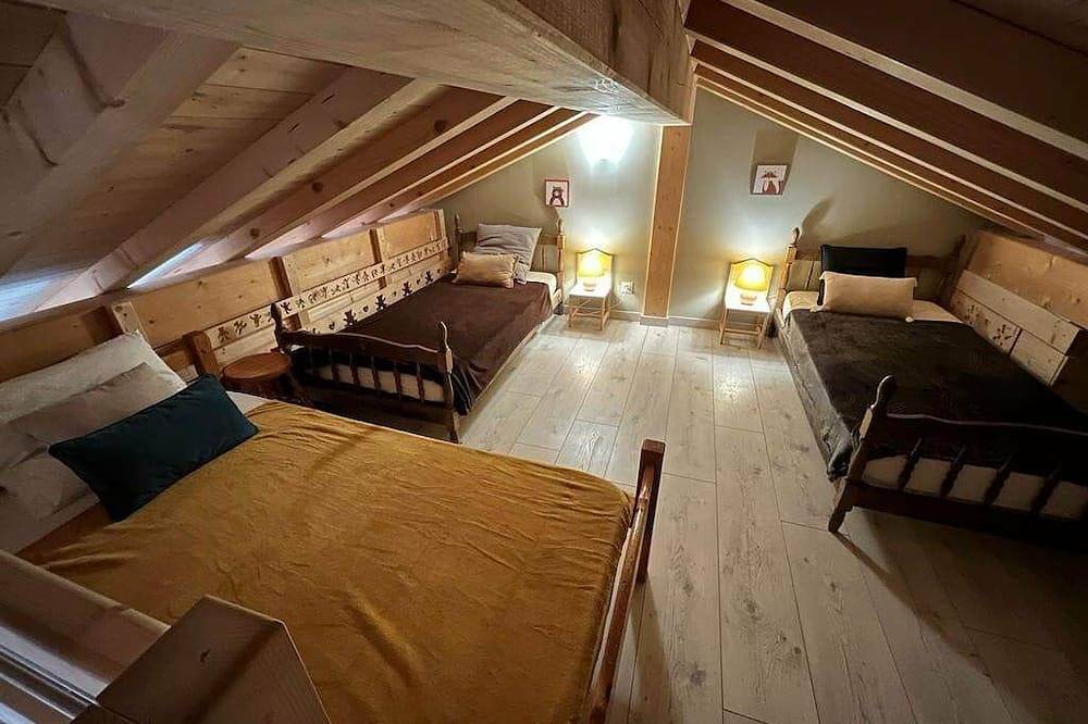 Chalet Célestine with Sauna and View on the Valley in Verchaix, Region Bonneville