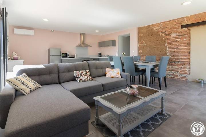 Maison de vacances pour 4 personnes, avec Jacuzzi et Terrasse ainsi que Jardin et Piscine à Cornebarrieu