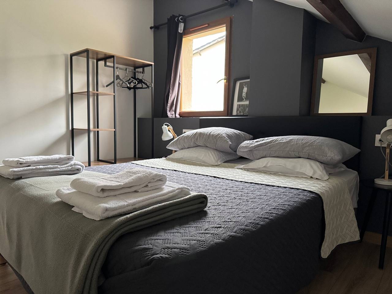 Quarto de Hóspedes “Lyon Mon Amour - Quarto St-Bonaventure” Wi-Fi, Ar Condicionado in Lyon, Rio Ródano