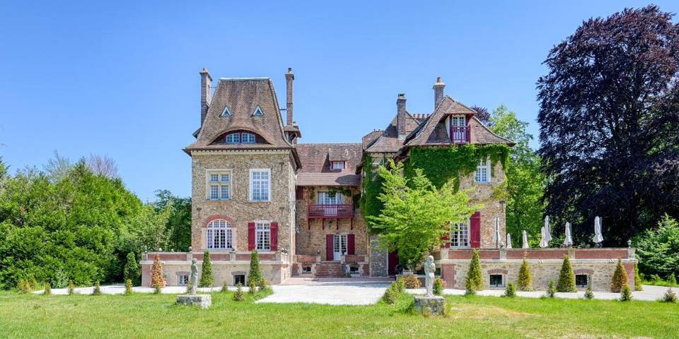 Chambre d’hôte pour 2 personnes, avec Jacuzzi et Terrasse ainsi que Jardin et Piscine