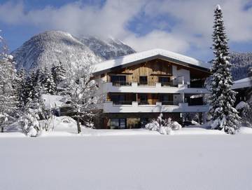 Ferienwohnung für 4 Personen, mit Garten und Sauna sowie Terrasse in Leutasch