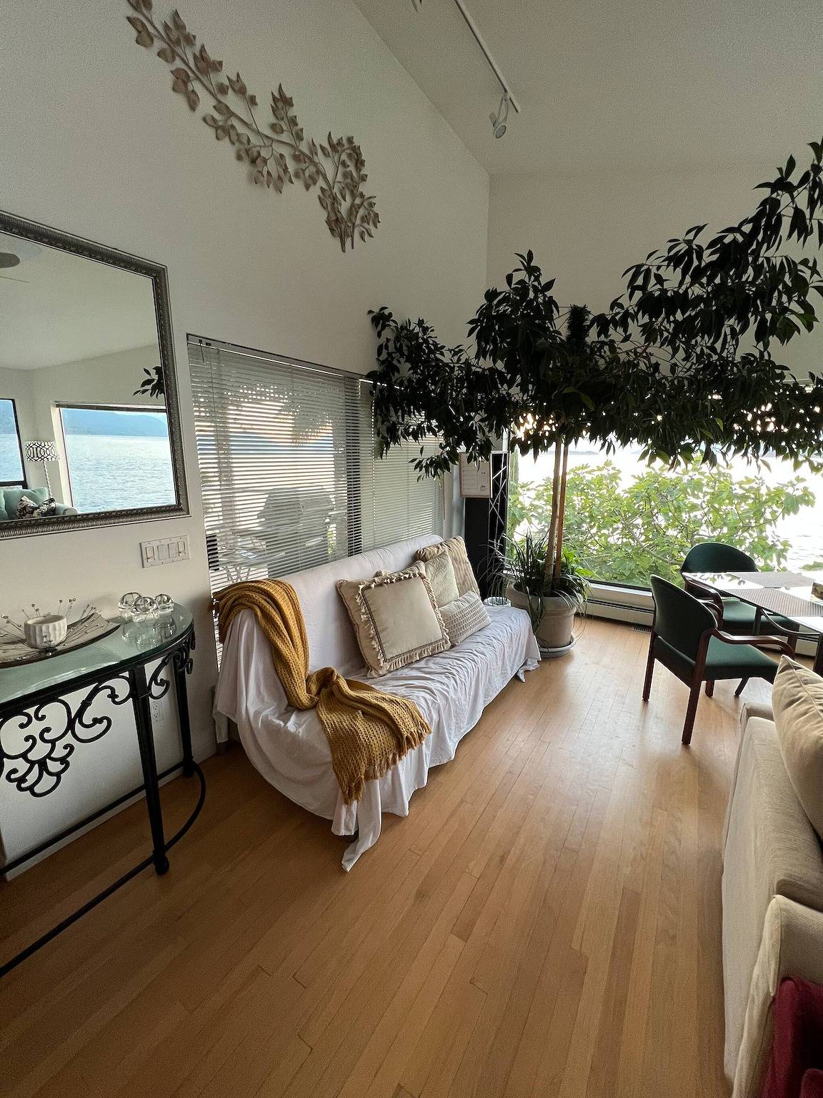 Hummingbird Ocean Front Villa in Cypress Mountain