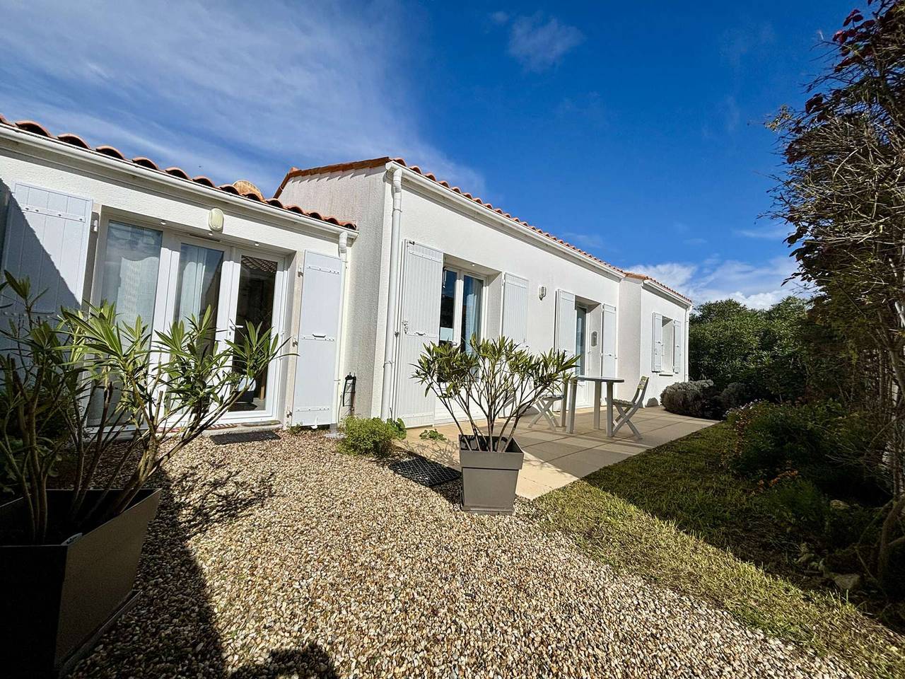 Casa de una sola planta a 250m de la playa, 5 plazas, terrazas y aparcamiento in La Brée-les-Bains, Côte de Beauté