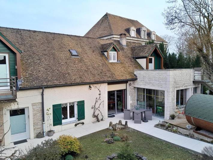 Gîte pour 2 personnes, avec terrasse ainsi que sauna et jardin, animaux acceptés à Merceuil