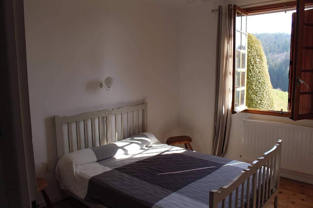 Homerez - House in Langogne, mountain view in Langogne, Mende region