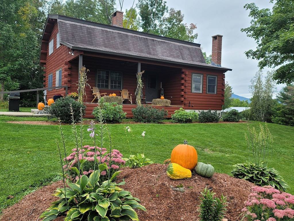 Log Home Mit Blick auf Black Mountain - Storyland Minuten entfernt Hunde willkommen in Jackson (NH), White Mountain National Forest