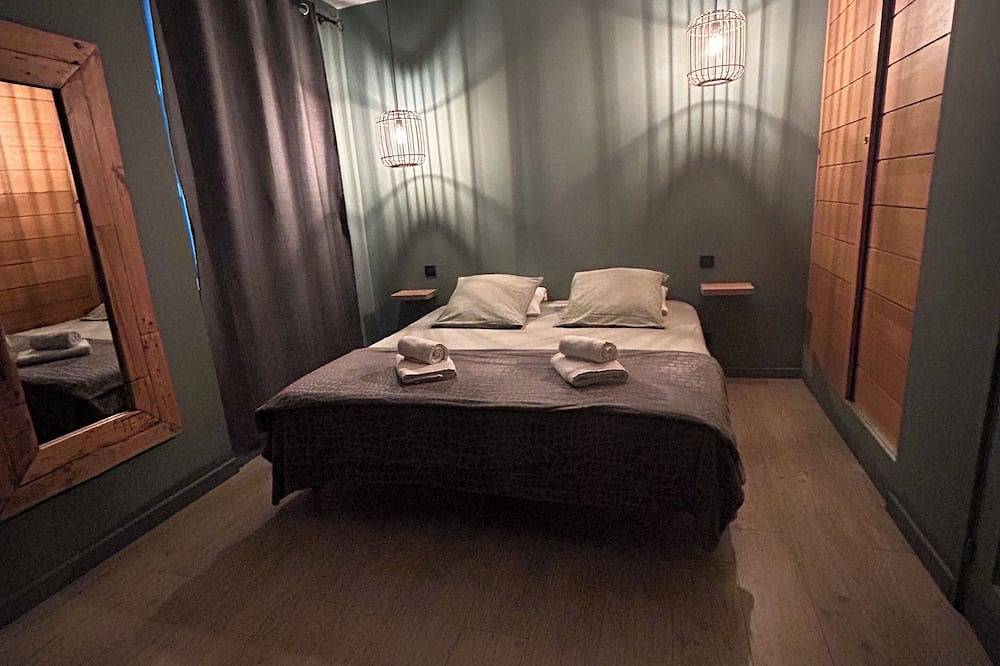 Charming comfortable house in Provence \"Heated pool\" in Saint-Rémy-de-Provence, Arles region