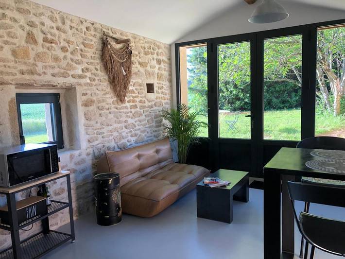 Gîte pour 3 personnes, avec jardin ainsi que terrasse et piscine à Grane - 3
