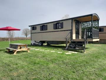 Gîte pour 4 personnes, avec jardin et vue dans Thiel-sur-Acolin