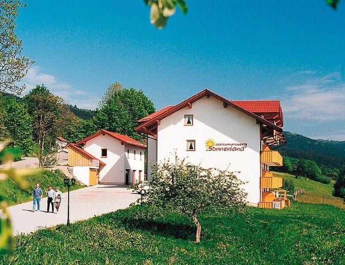 Ferienwohnung für 2 Personen, mit Balkon und Balkon/Terrasse sowie Terrasse und Garten in Sankt Englmar