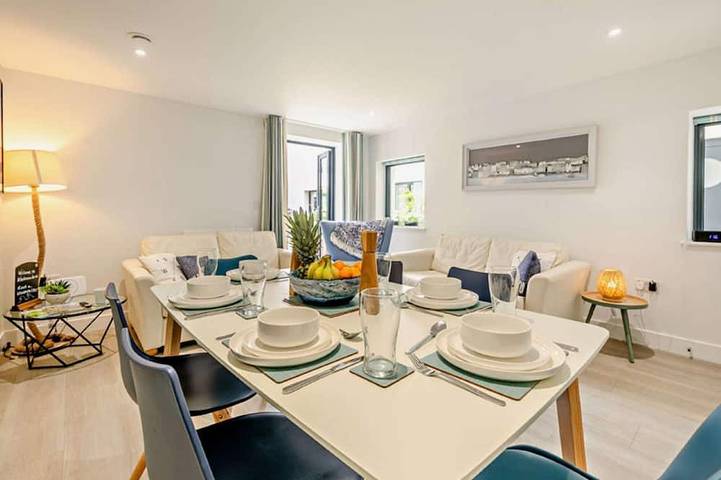 Cottage for 6 people, with pool and terrace as well as hot tub, with pets in Woolacombe