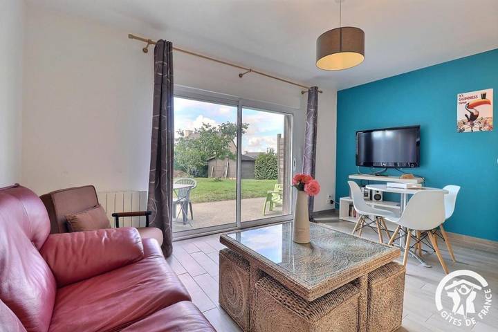 Location de vacances pour 2 personnes, avec jardin ainsi que terrasse et vue à Saint-Père-Marc-en-Poulet - 3