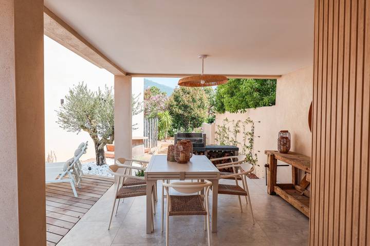 Location de vacances pour 10 personnes, avec jardin ainsi que piscine et balcon, adapté aux familles dans Sainte-Lucie de Porto-Vecchio - 4