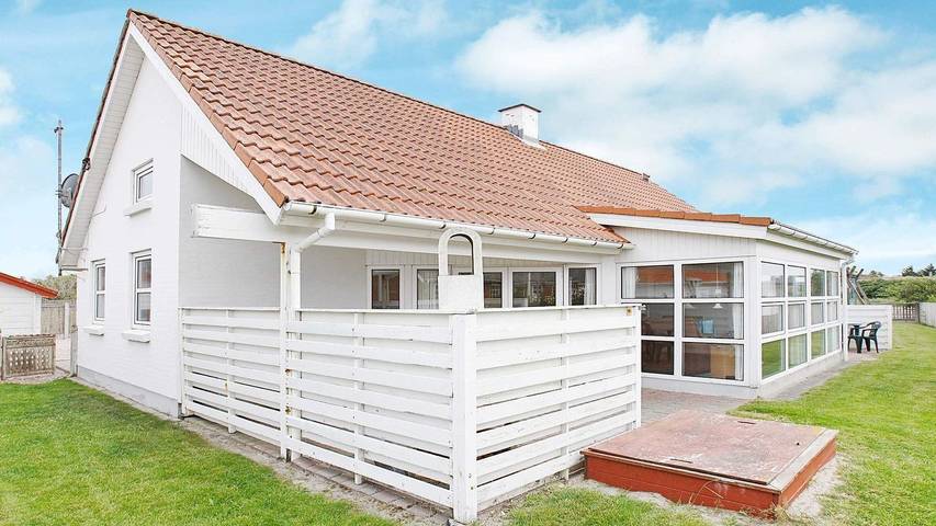 Ferienhaus für 8 Personen, mit Sauna und Terrasse sowie Whirlpool in Klitmøller