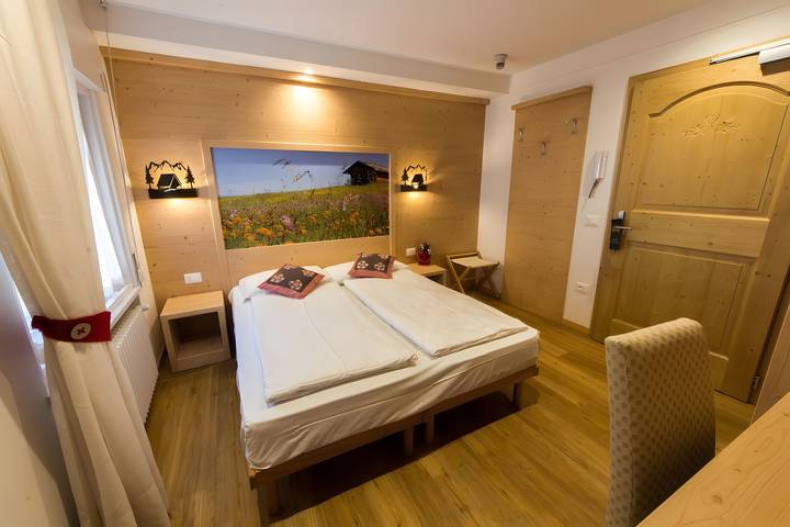 Zimmer 'Piccola Baita' mit Bergblick, Gemeinschaftsterrasse und WLAN in San Sebastiano (Folgaria), Folgaria