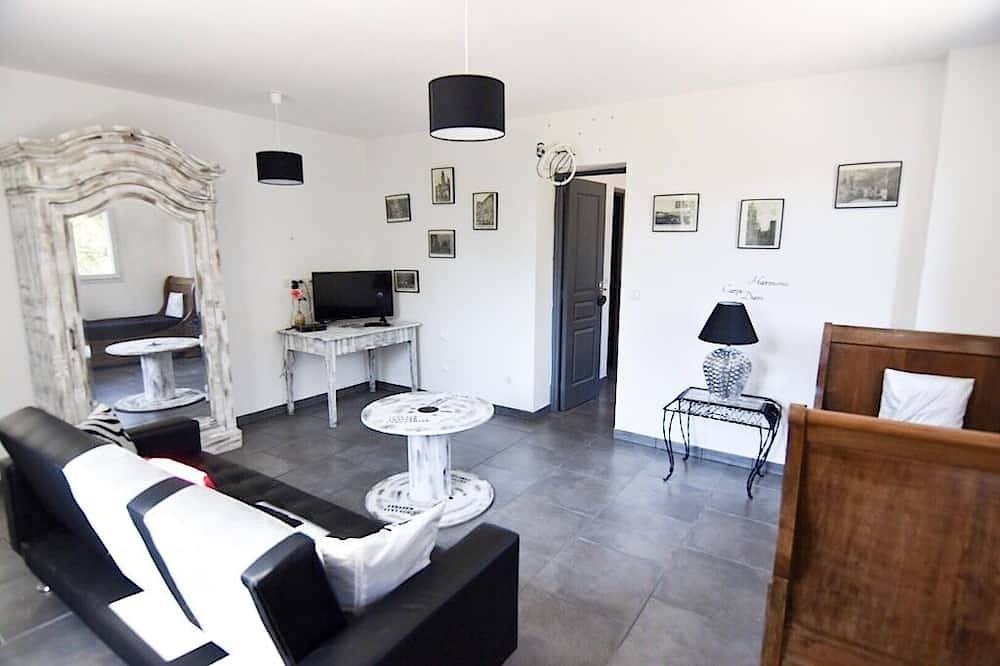 Appartement entier, Superbe Appartement tout confort piscine chauffée Petit cocon havre de paix in Calenzana, Région de Calvi