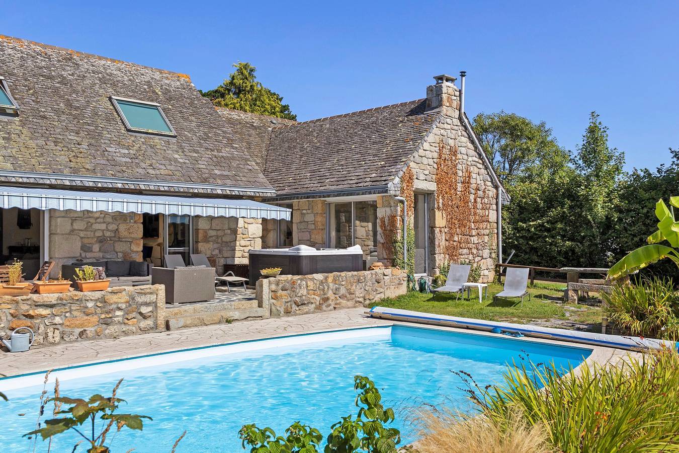 Maison de vacances 'Maison Bringwiller Plage 200m' avec piscine privée et terrasse privée in Trégastel, Côte de Granit Rose
