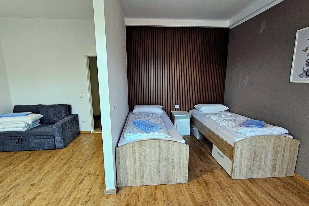 Ganze Wohnung, 5 zimmer/Room in Oberschleißheim, Oberbayern