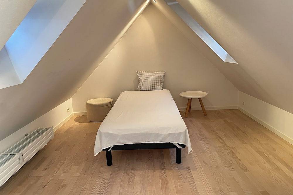 Ganze Wohnung, Cozy and Spacious Apartment closed  to public Transport and shopping. in Kopenhagen, Hovedstaden