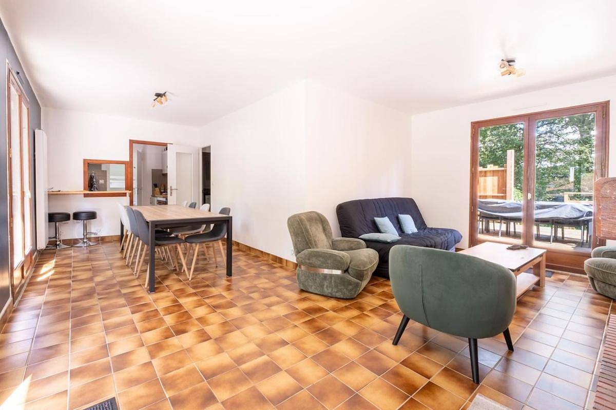 Three-Bedroom House in Guipry, Région de Redon