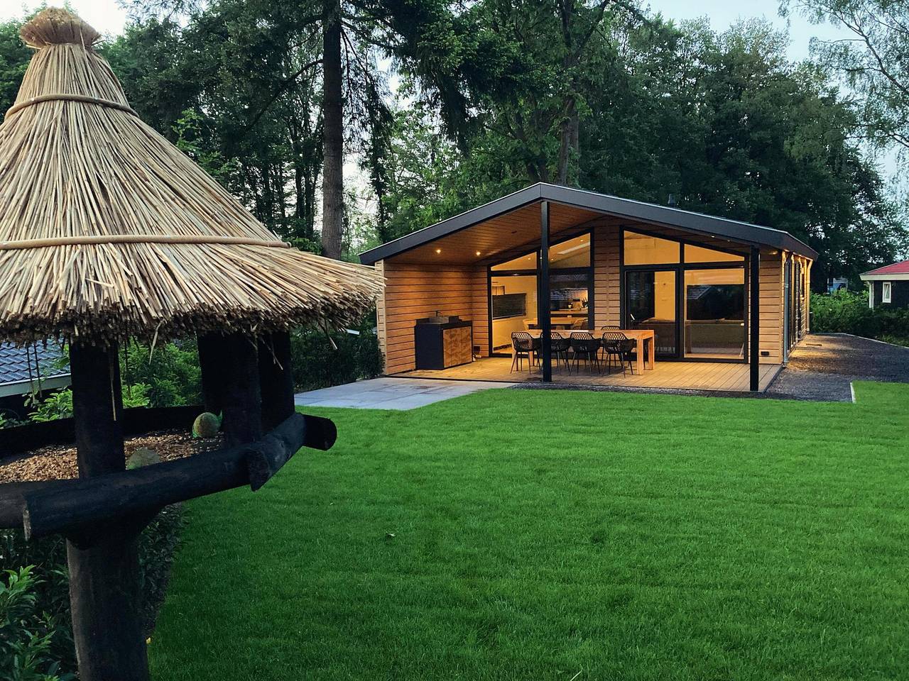 Vakantiepark De Thijmse Berg — Family Lodge Deluxe | 4 personen in Rhenen, Provincie Utrecht