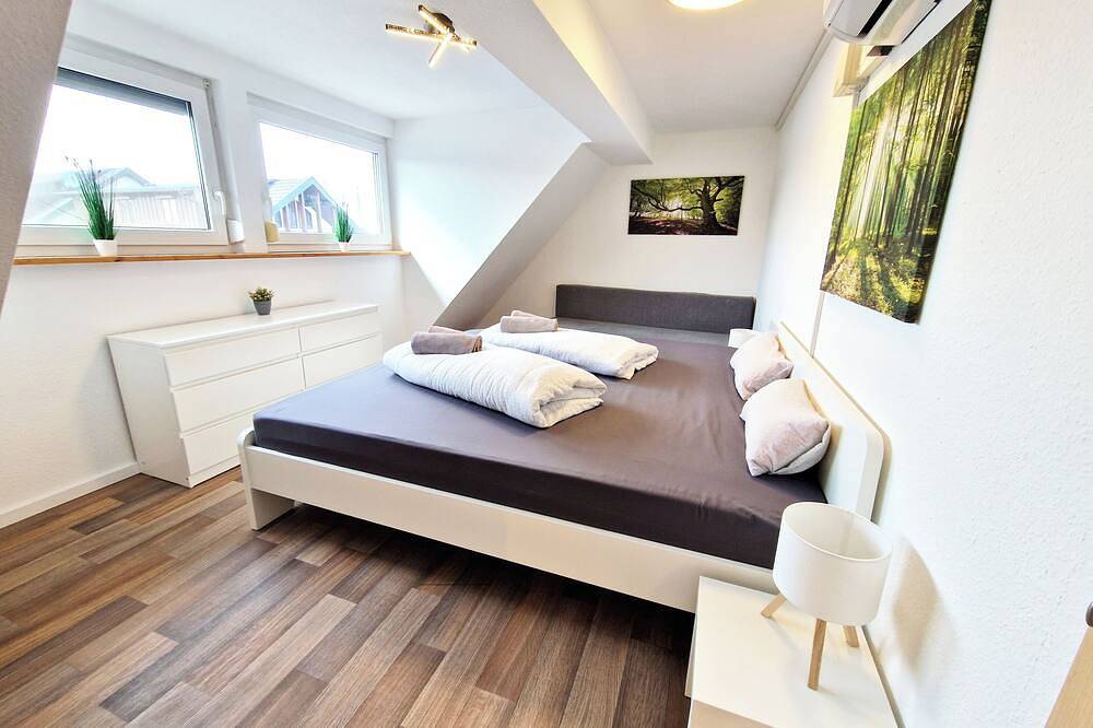 Ganze Wohnung, Superior Duplex Traumwohnung mit Sonnenbalkon nur 5 min vom Europa-Park in Europa-Park, Rheinhausen